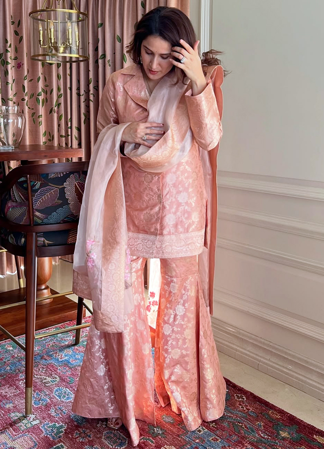 Sagarika_20gatte12.jpg 13