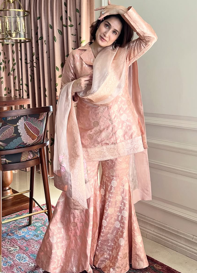Sagarika_20gatte13.jpg 14