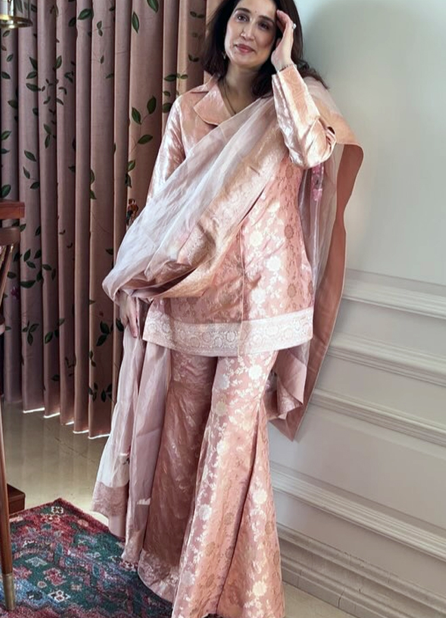 Sagarika_20gatte14.jpg 15