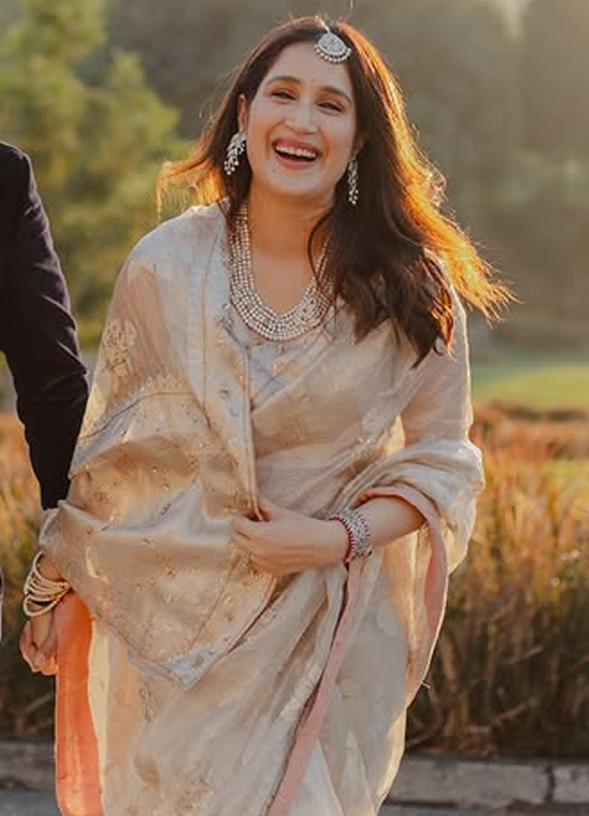 Sagarika_20gatte3.jpg 4