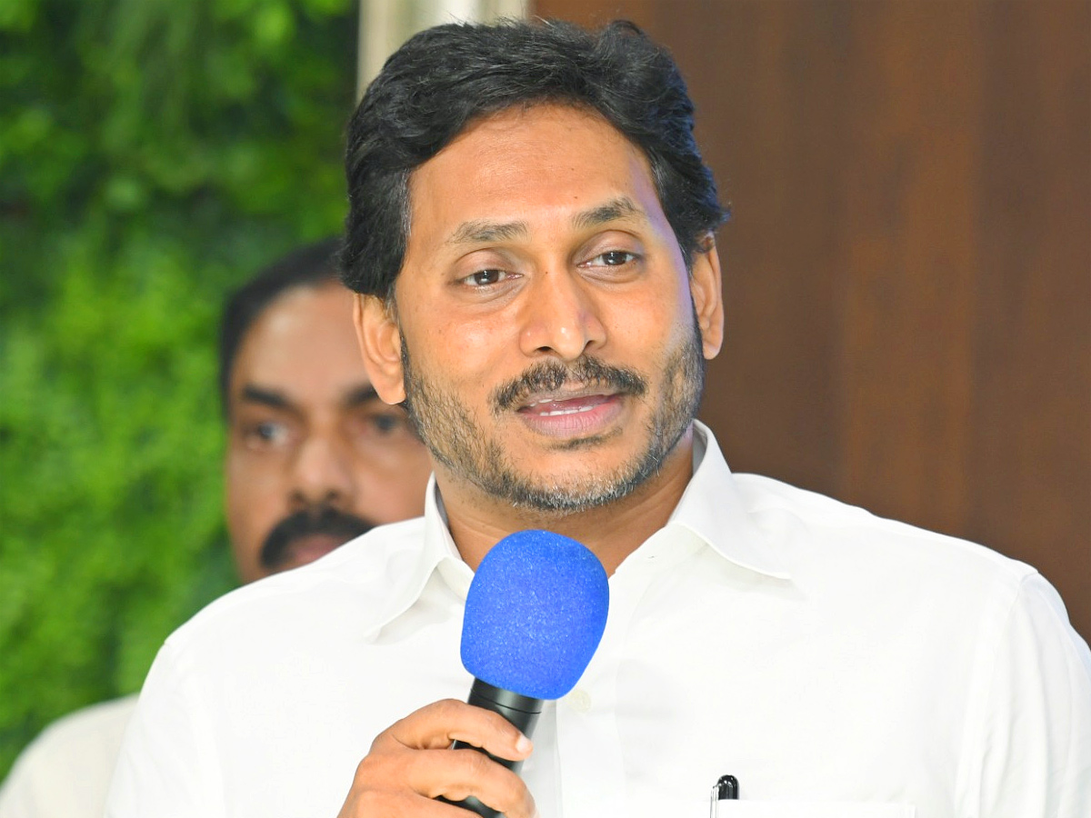 YS_20Jagan_20Meeting_20With_20Nellore_20YSRCP_20Leaders_20Photos_20_287_29.jpg 7