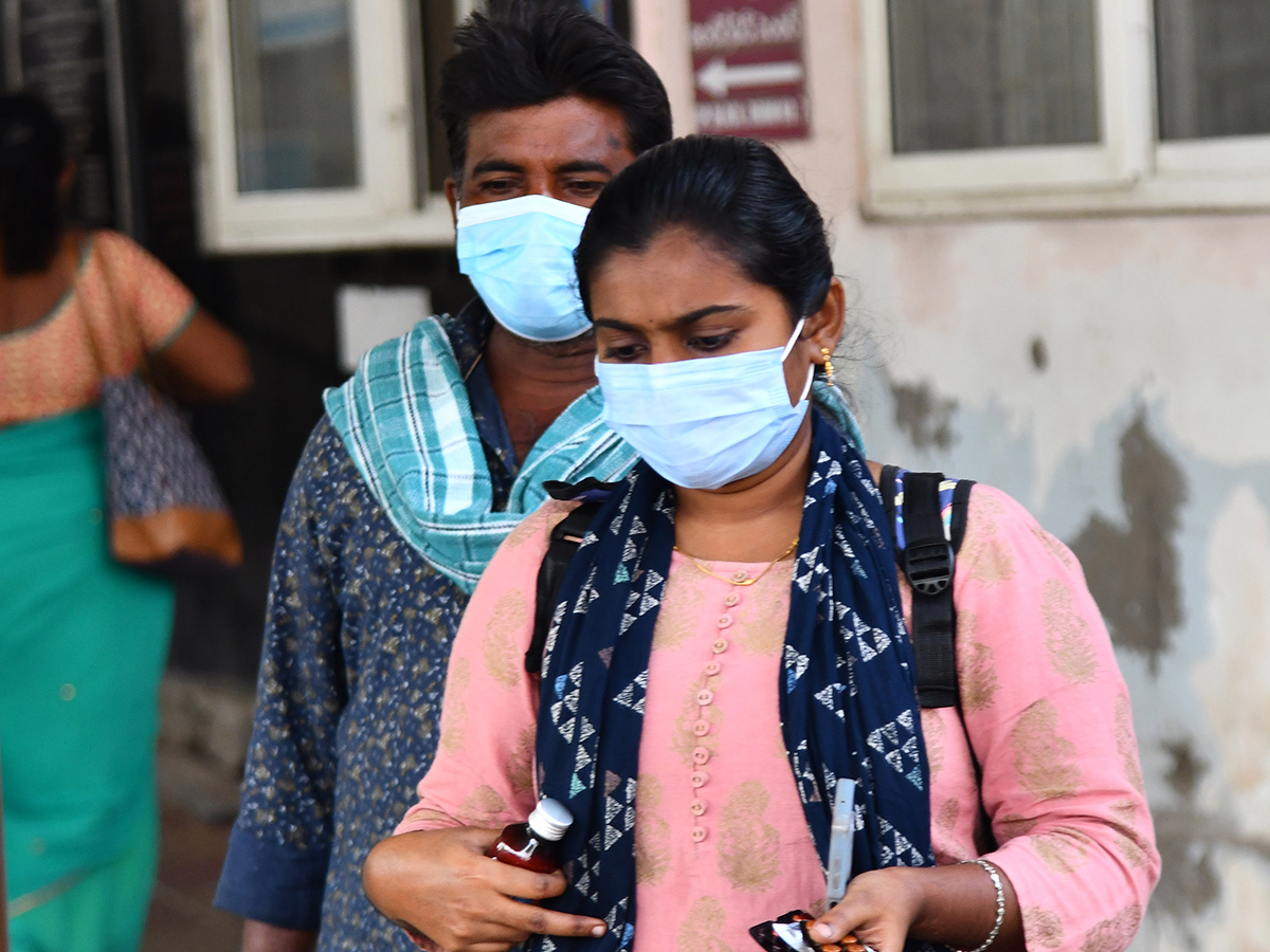 New_20virus_20in_20china_20mask_20in_20back_20photos_20goes_20viral_2_0.jpg 2