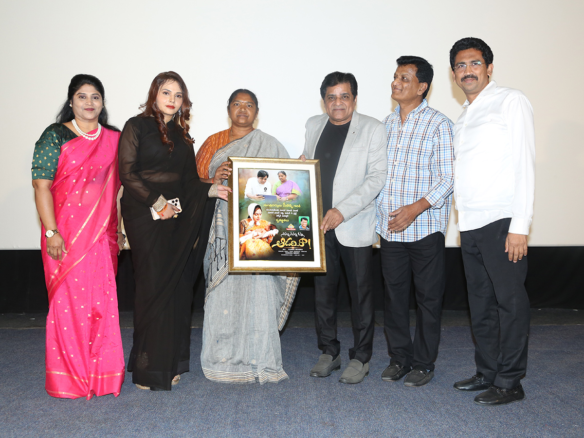 Ninnu_20Nannu_20Kanna_20Aadadi_20Ra_20Song_20Launch_20Photos__20_287_29.jpg 7