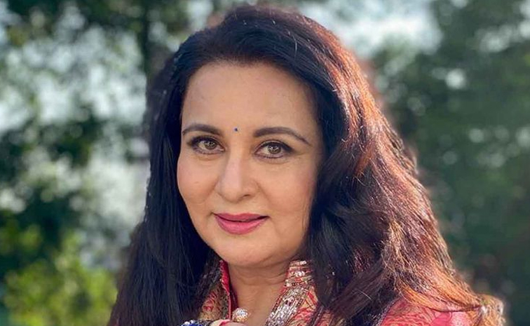 poonam1.jpg