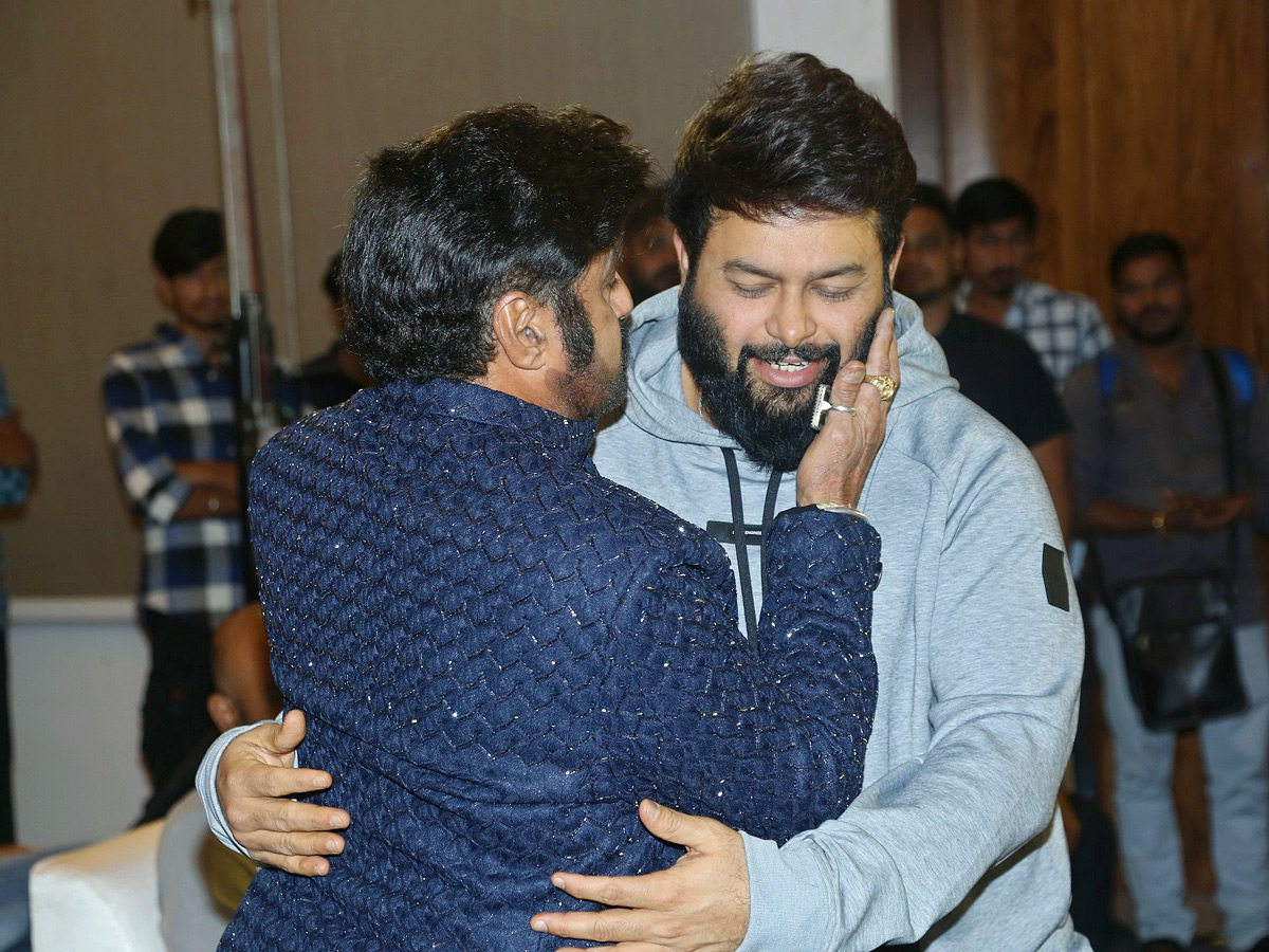 Hero_20Nandamuri_20Balakrishna_20Daaku_20Maharaaj_20Pre-release_20Event_20Photos_20_2826_29.jpg 27