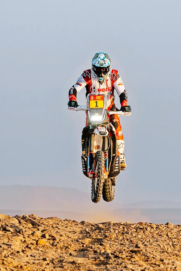 2025_20Desert_20motorcycles_20Racers_20Photos_20_2812_29.jpg 13