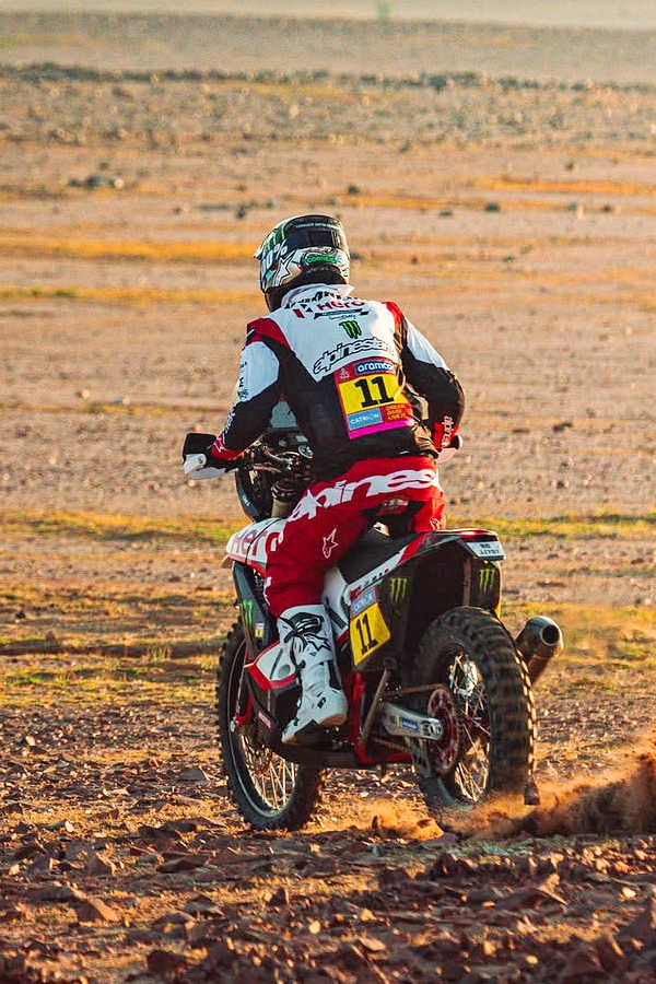 2025_20Desert_20motorcycles_20Racers_20Photos_20_2815_29.jpg 16