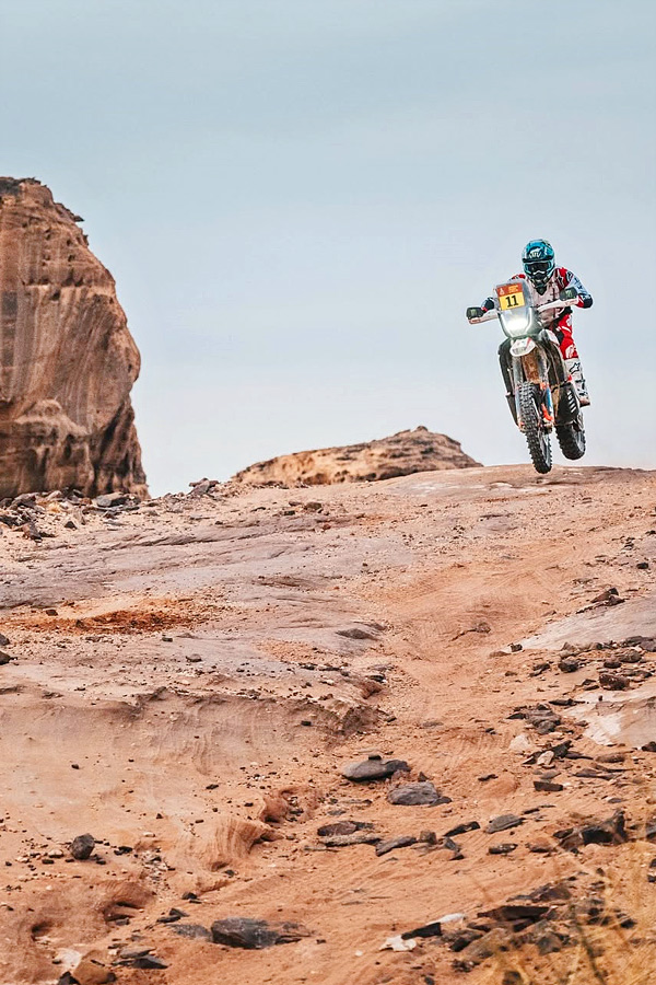 2025_20Desert_20motorcycles_20Racers_20Photos_20_282_29.jpg 3