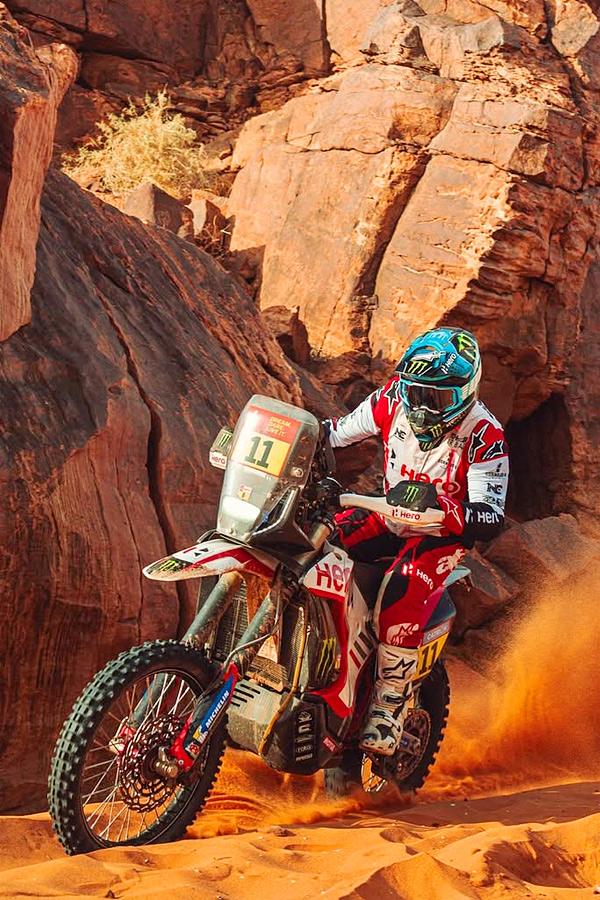 2025_20Desert_20motorcycles_20Racers_20Photos_20_287_29.jpg 8