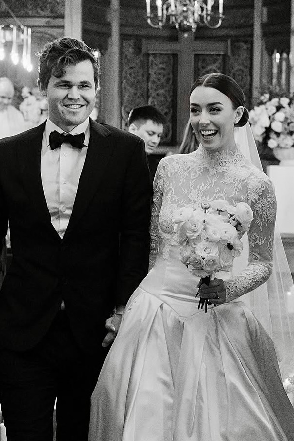 Magnus_20Carlsen_20ties_20the_20knot_20with_20girlfriend_20Ella_20Victoria_20Malone_20Photos_20_289_29.jpg 10