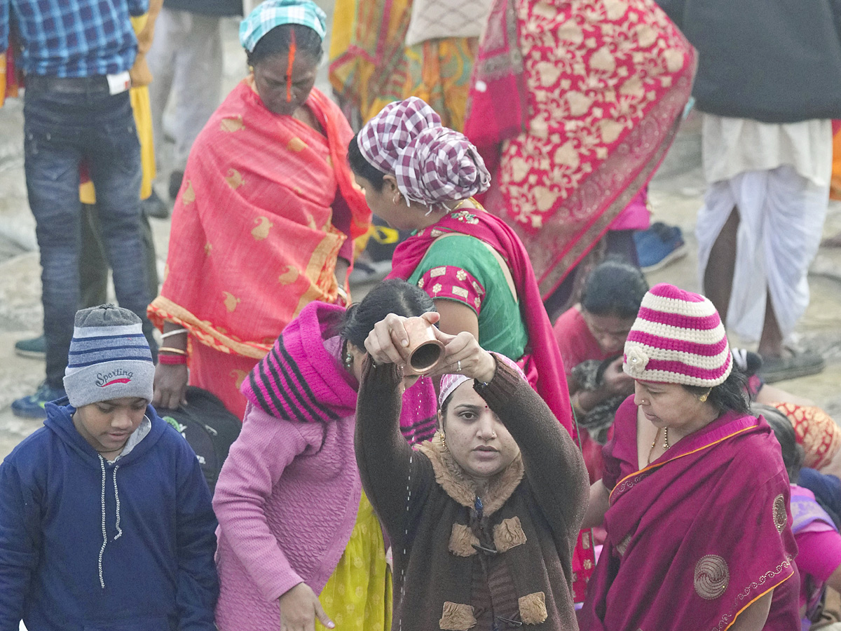 Maha_20Kumbh_202025_20Begins_20in_20Prayagraj_20with_20Grand_20First_20Snan_20Photos_20_2815_29.jpg 15