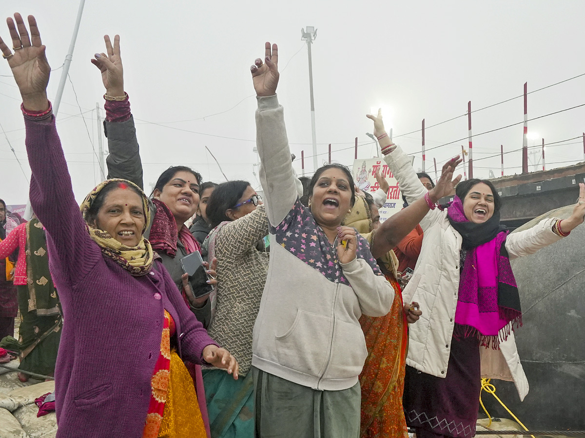 Maha_20Kumbh_202025_20Begins_20in_20Prayagraj_20with_20Grand_20First_20Snan_20Photos_20_282_29.jpg 3