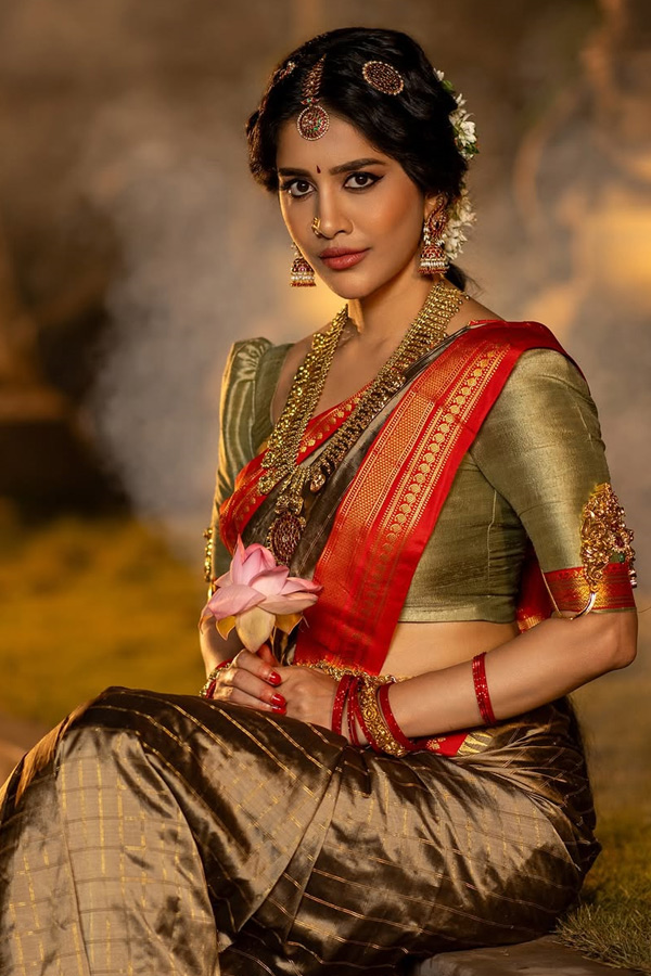 Tollywood_20Heroines_20Post_20Wishes_20on_20social_20Media_20Photos_20_2815_29.jpg 17