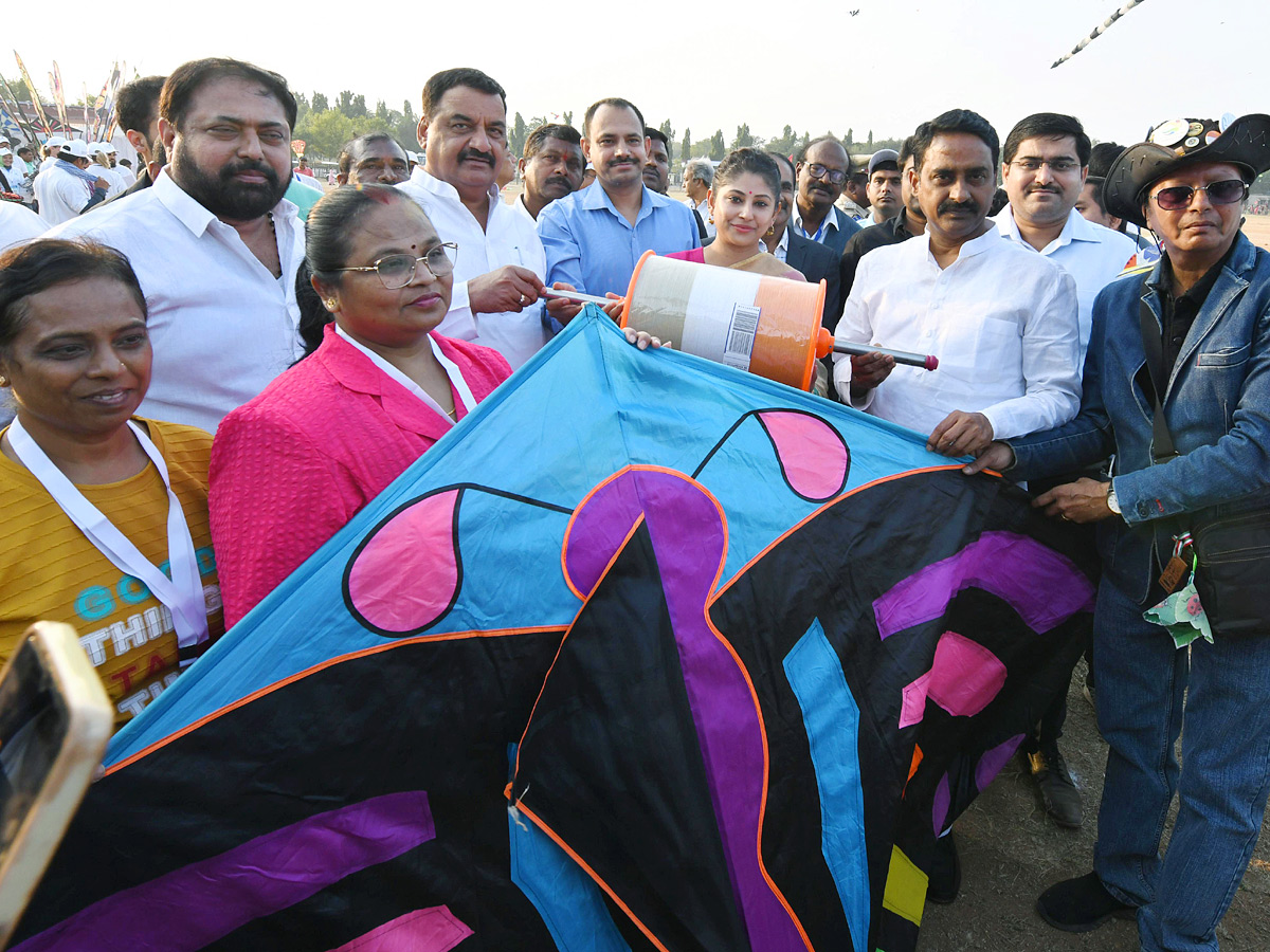 _20International_20Kites_20Festival_20Parade_20Grounds_20In_20Hyderabad_20_285_29.jpg 5