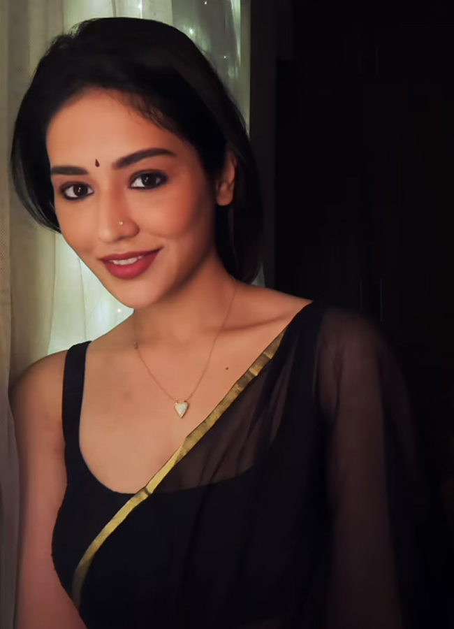 Priyanka_20jawalkar10.jpg 11