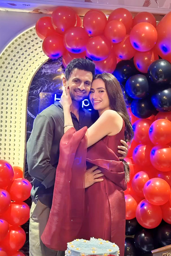 Sana_20Javed_2C_20Shoaib_20Malik_20celebrate_20anniversary_20with_20wedding_20throwback_20Photos_20_2813_29.jpg 15