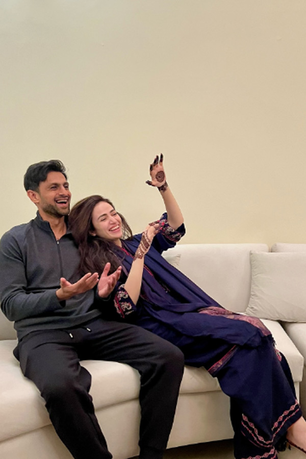 Sana_20Javed_2C_20Shoaib_20Malik_20celebrate_20anniversary_20with_20wedding_20throwback_20Photos_20_284_29.jpg 7