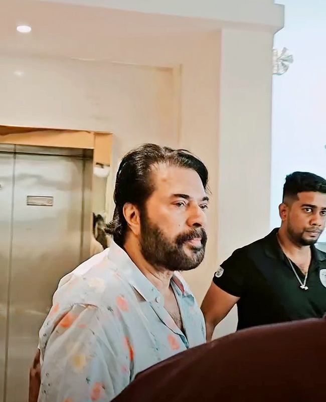 Mammootty_20and_20Dulquer_20Salmaan_20attend_20betrothal_20ceremony_20of_20makeup_20artist_20George_26_23039_3Bs_20daughter__20_2815_29.jpg 15