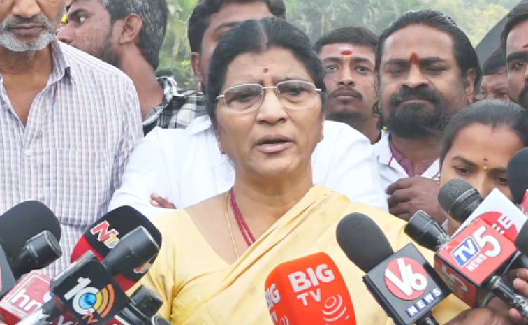 Nandamuri-Lakshmi-Parvathi.jpg
