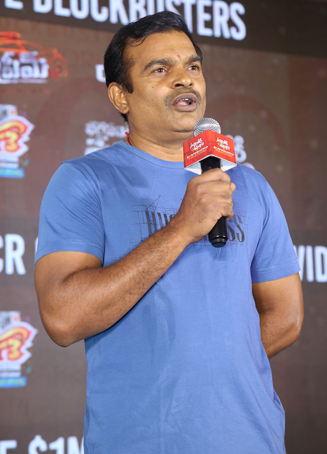 sankranthiki_20Vasthunam_20Success_20Celebration_20Stills_20photos_20goes_20viral_39.jpg 35
