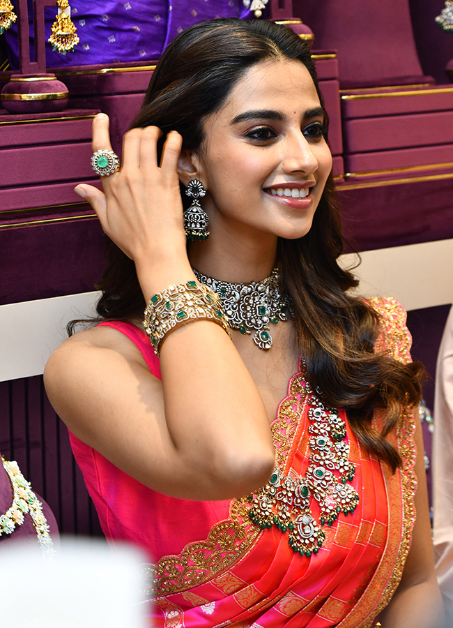 Actress_20Meenakshi_20Chaudhary_20At_20Vijayawada_3.jpg 3