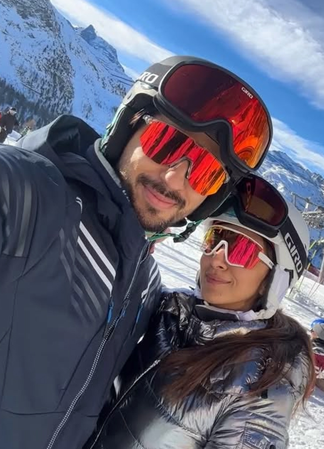 Kiara_20Advani_20vacation_20with_20Siddarth15.jpg 16