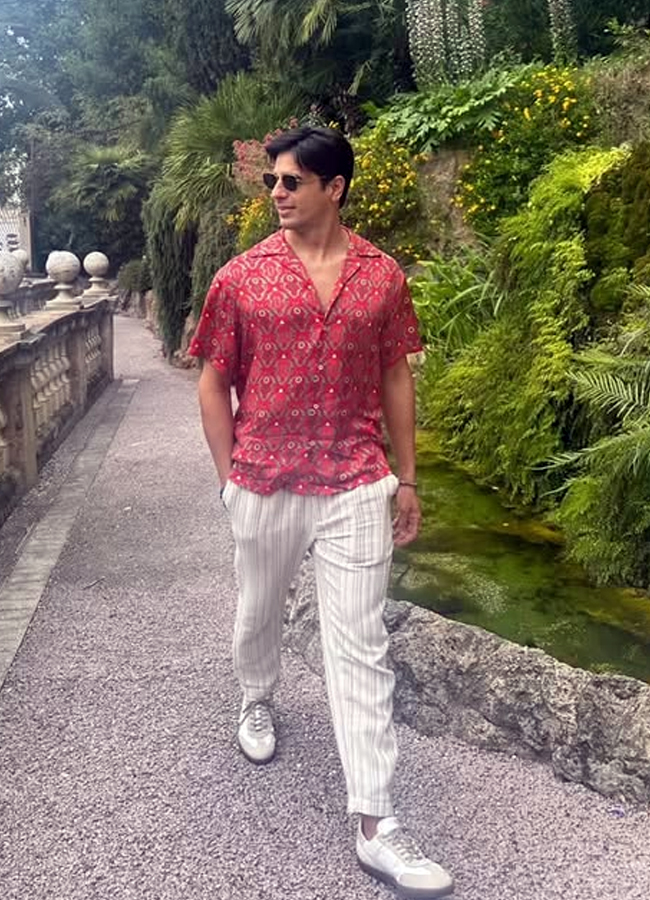 Kiara_20Advani_20vacation_20with_20Siddarth16.jpg 17