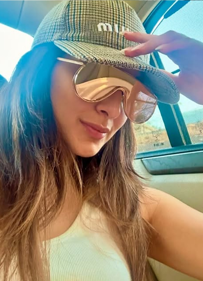 Kiara_20Advani_20vacation_20with_20Siddarth20.jpg 21