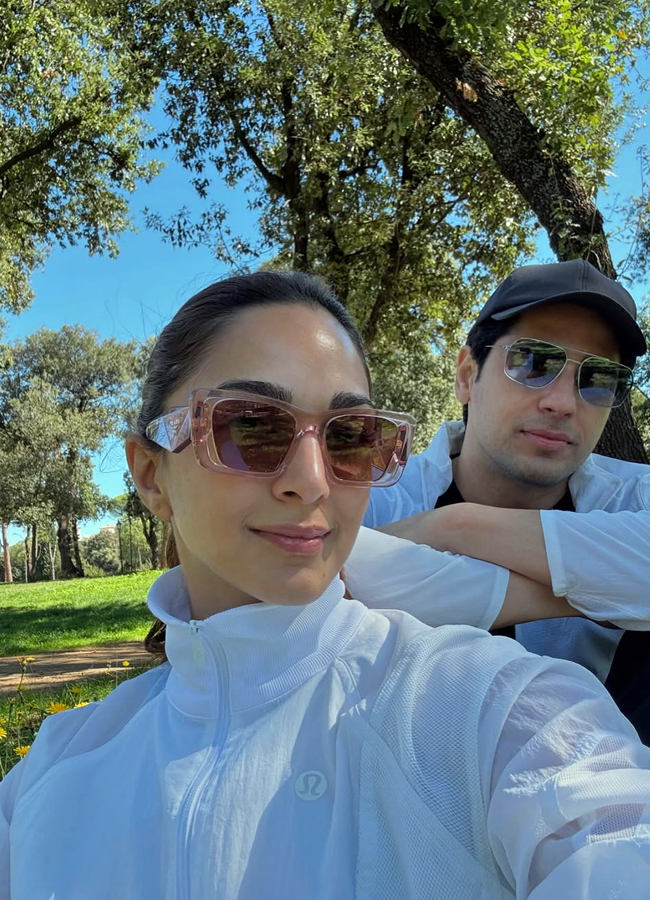 Kiara_20Advani_20vacation_20with_20Siddarth3.jpg 4
