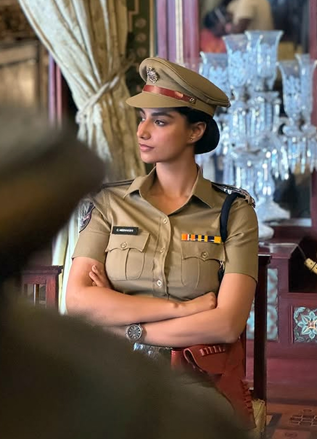Meenakshi_20choudary1.jpg 2