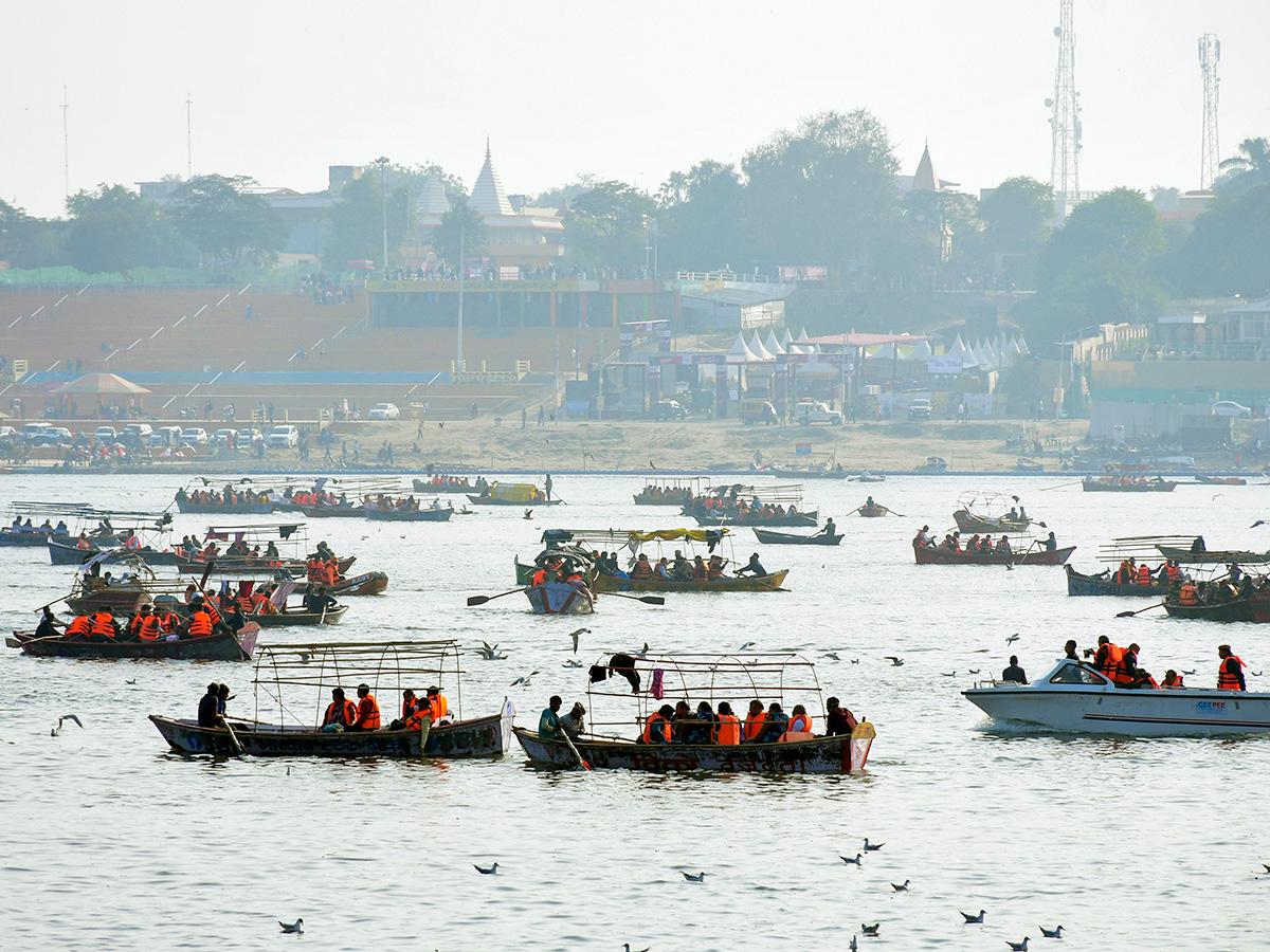 mahakumbh_202025_20prayagraj_20photos__20_2810_29.jpg 10