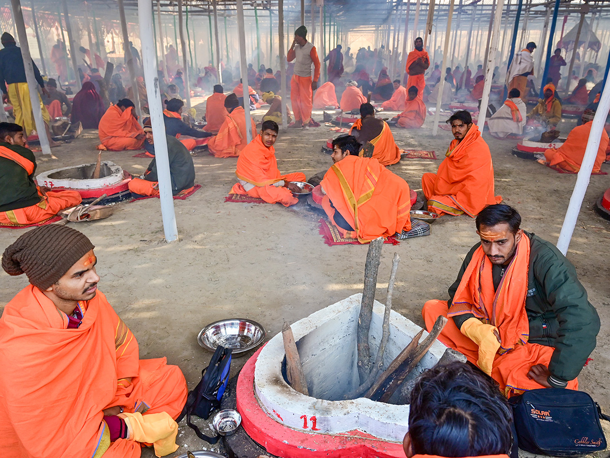 mahakumbh_202025_20prayagraj_20photos__20_2815_29.jpg 15