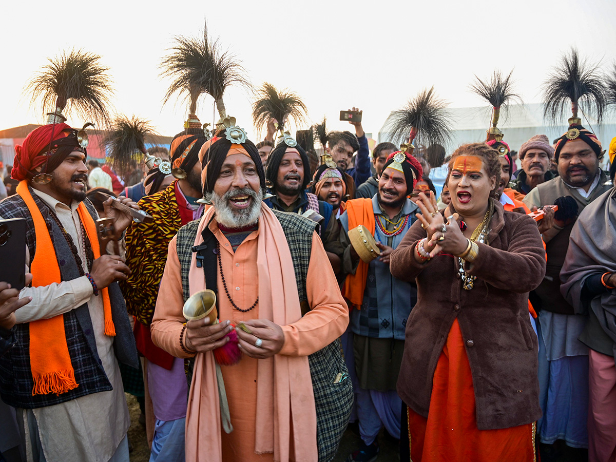 mahakumbh_202025_20prayagraj_20photos__20_2826_29.jpg 26