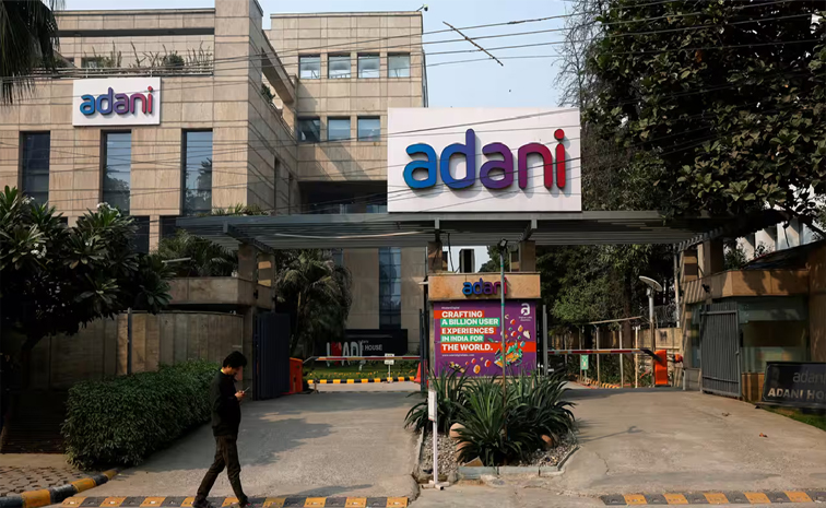 adani01.jpg
