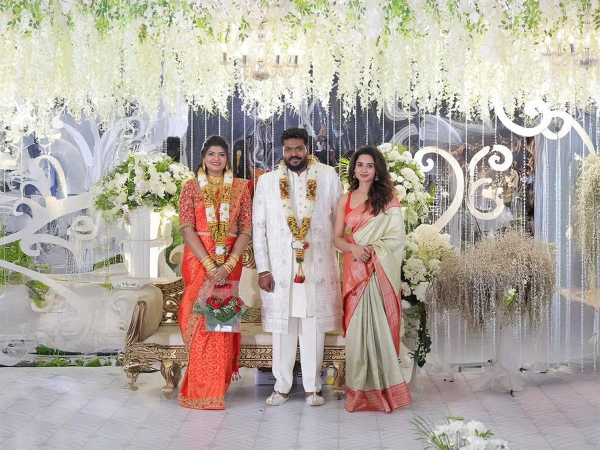 Ajay_20Gnanamuthu_20marries_20his_20longtime_20girlfriend_20photos_20goes_20viral__20_2810_29.jpg 10