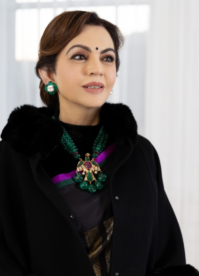 Nitha_20Ambani3.jpg 4