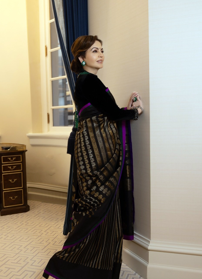 Nitha_20Ambani4.jpg 5