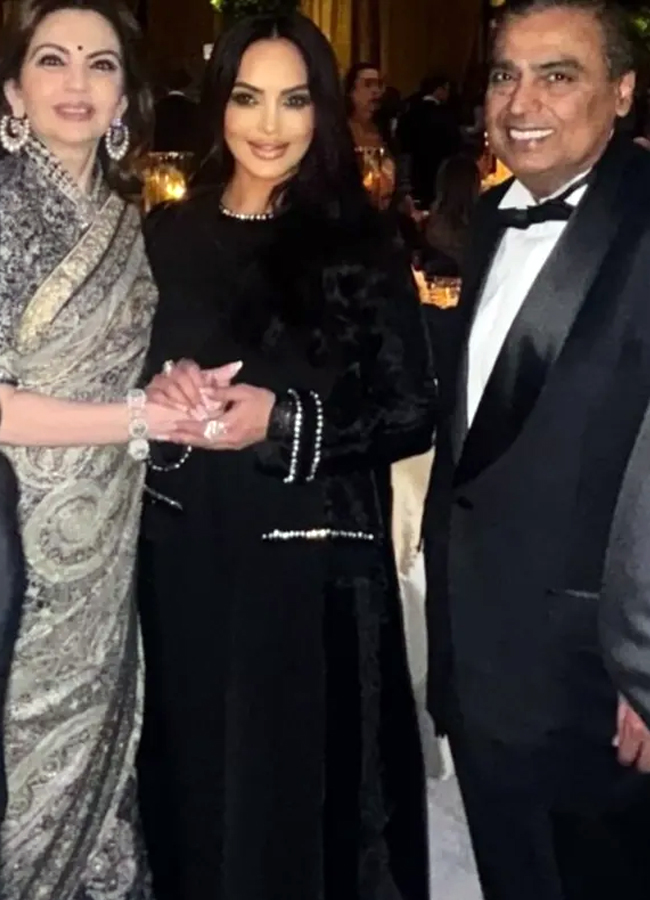 Nitha_20Ambani7.jpg 8