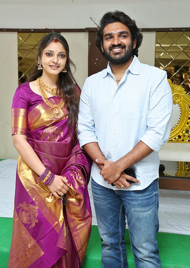 Photo_20Moment_20_20Kiran_20Abbavaram_20and_20wife_20announce_20pregnancy_20photos_20goes_20viral_10.jpg 10