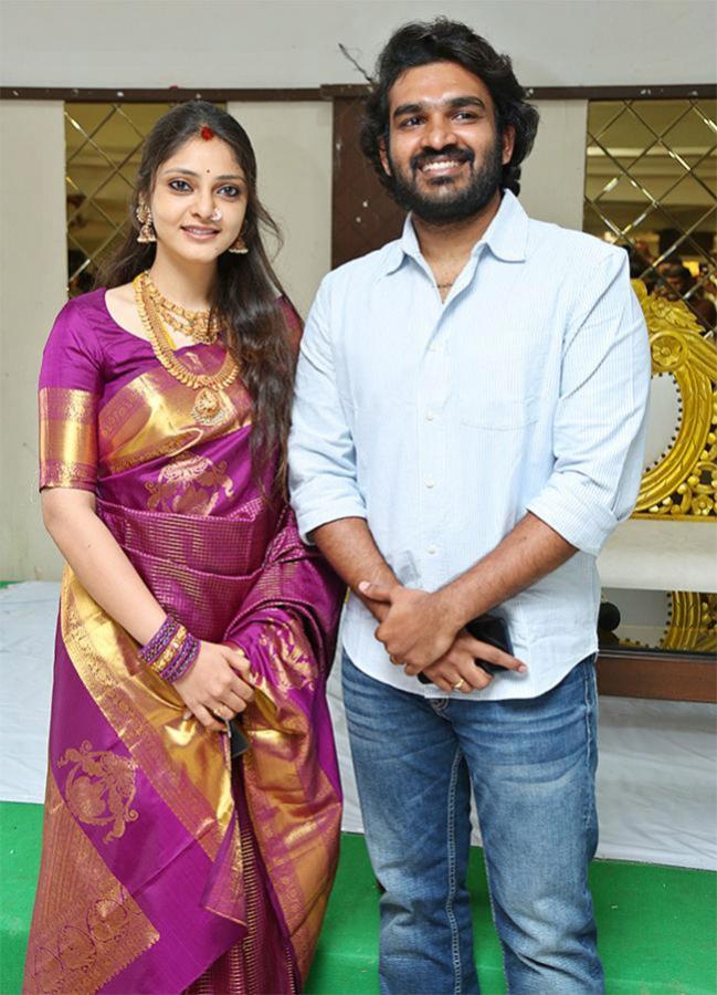 Photo_20Moment_20_20Kiran_20Abbavaram_20and_20wife_20announce_20pregnancy_20photos_20goes_20viral_8.jpg 8