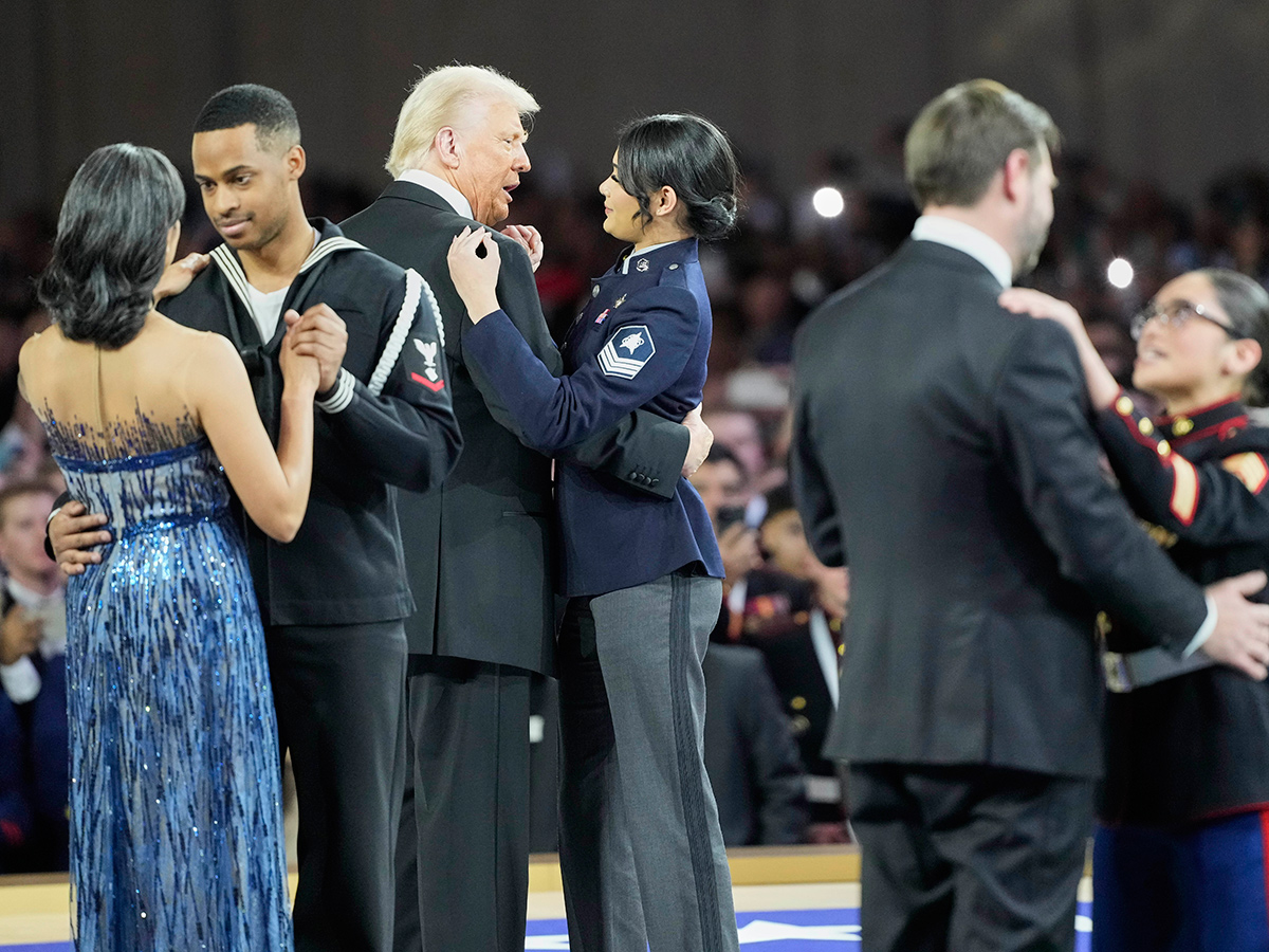 President_20Donald_20Trump_20and_20first_20lady_20Melania_20Trump_20Photos__20_288_29.jpg 8