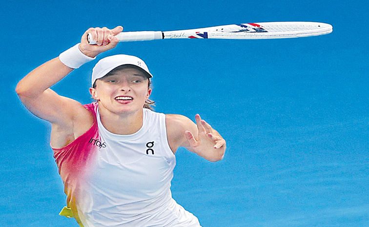SWIATEK-INTO-QF-OZ2AAA.jpg