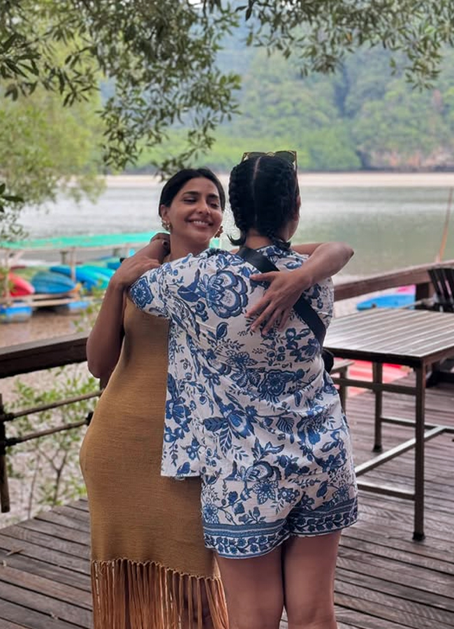Aiswarya_20lekshmi12.jpg 13