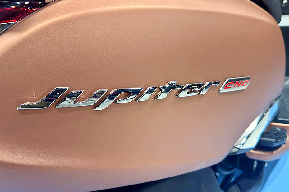 TVS_20Motor_20unveiled_20the_20world_20first_20CNG_20powered_20scooter_20TVS_20Jupiter_20125_20CNG_20at_20the_20Bharat_20Mobility_20Global_20Expo_202025__20_287_29.jpg 7