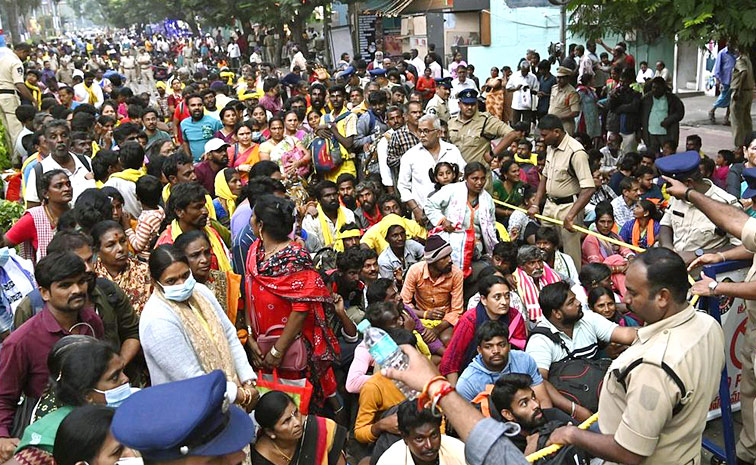 tirupati-stampede1.jpg