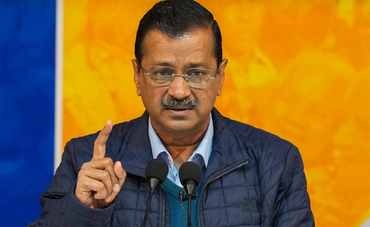 arvindkejriwal_20car_20was_20attakced.jpg