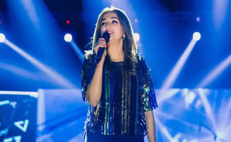 monalithakur.jpg