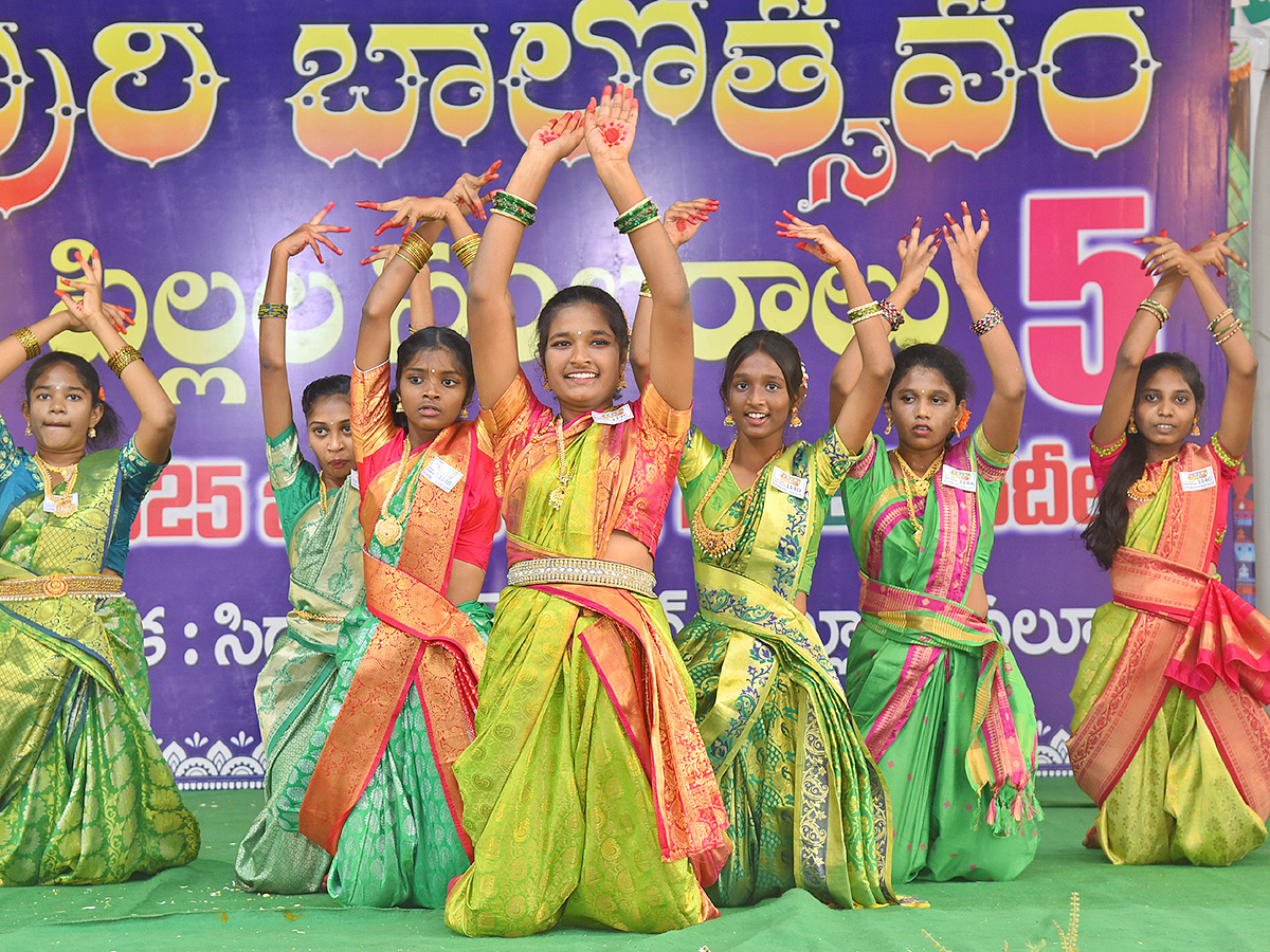 Eluru_20Children_26_23039_3Bs_20Festival_20Celebrated_20with_20Grandeur_20Photos__20_2813_29.jpg 13