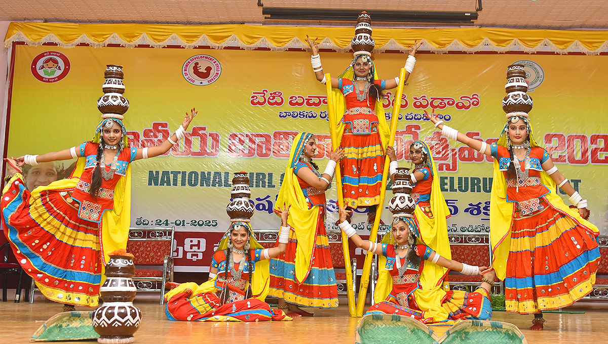 Eluru_20Children_26_23039_3Bs_20Festival_20Celebrated_20with_20Grandeur_20Photos__20_2821_29.jpg 21
