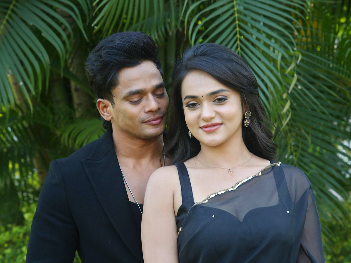 Mehaboob_20Dil_20Se_20And_20Sri_20Satya_20Nuvve_20Kavali_20Song_20Launch__20_2818_29.jpg 18